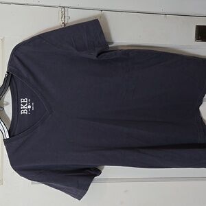 Mens BKE Vneck Tagless Tshirt. This is 100% cotton.